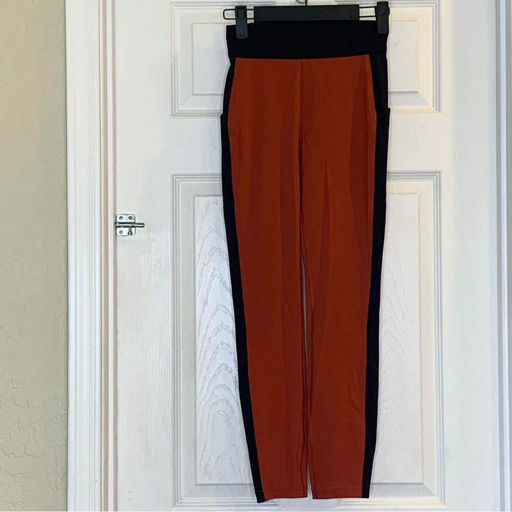 lululemon Box It Out Leggings in Bonfire/Black Size 4